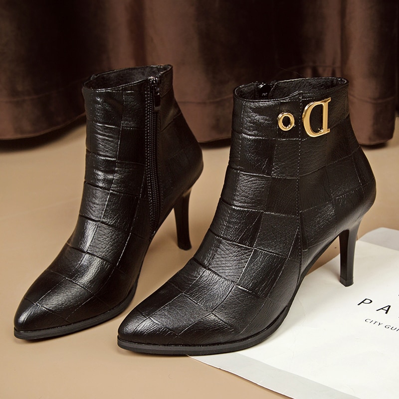 Botas de piel de color negro para mujer, botines finos de tacón alto y punta estrecha con cremallera, para otoño e invierno,