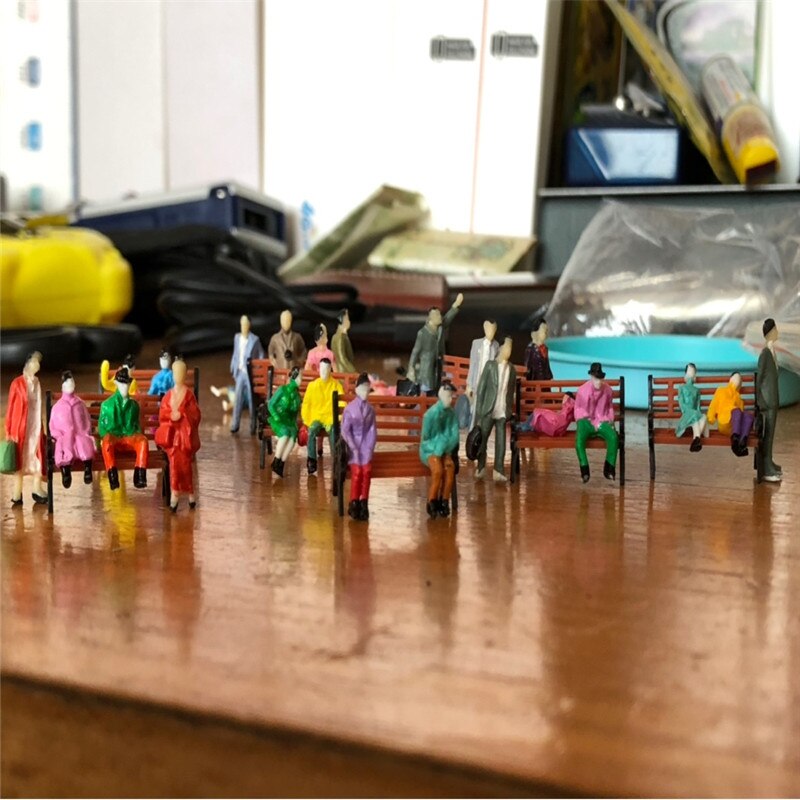 20 stk arkitektur 1:87 skala 1.3cm abs plast sittende fargefigurer til ho togoppsett