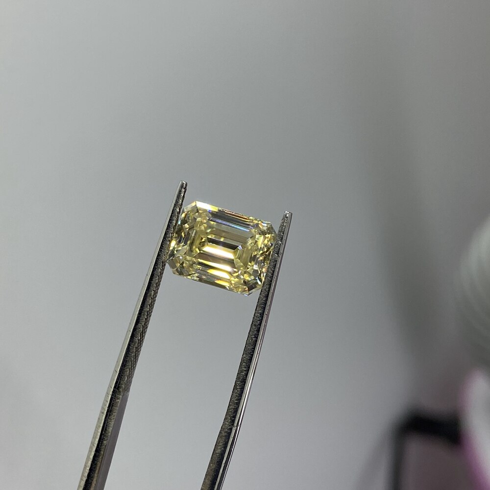 China Meixidian 4*6 MM 0.5 Carat VVS Emerald Cut Gemstone With GRA Certificate Yellow Moissanite Diamonds