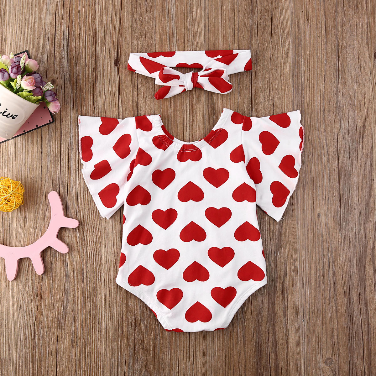 Nyfödd baby flicka alla hjärtans dag kläder älskar hjärtat tryck ruffles ärm jumpsuit pannband