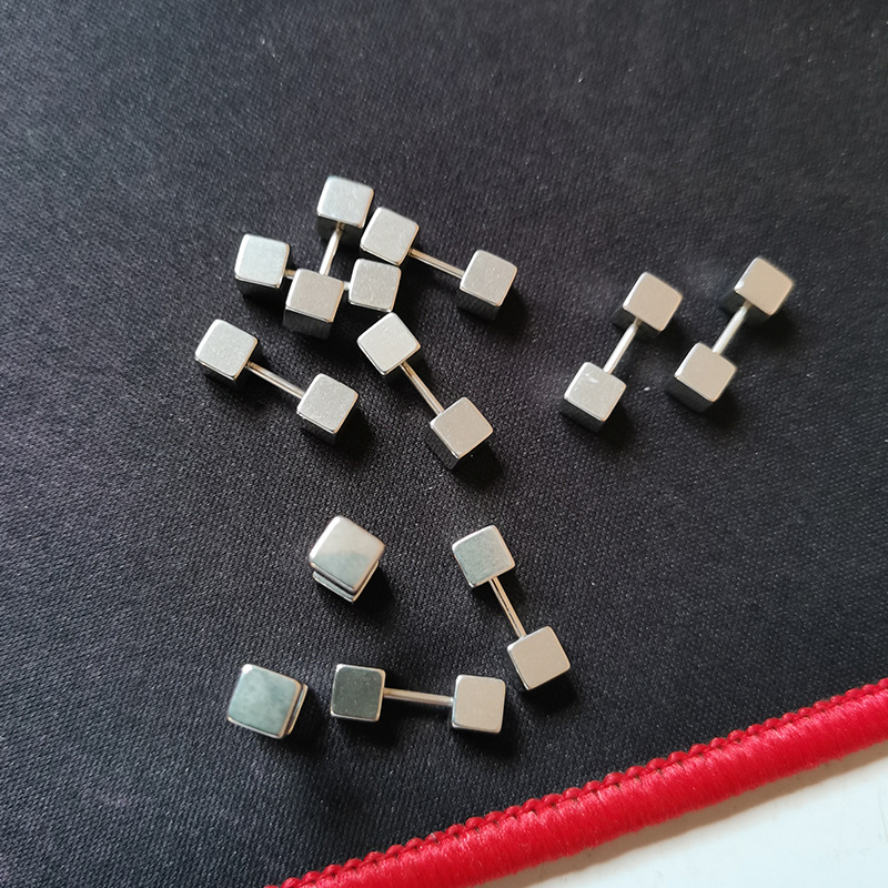 Pendientes cuadrados geométricos de doble cara para mujer/hombre, tornillo de acero inoxidable, Pin fino para oreja, joyería pequeña para hueso del oído, 2 uds.