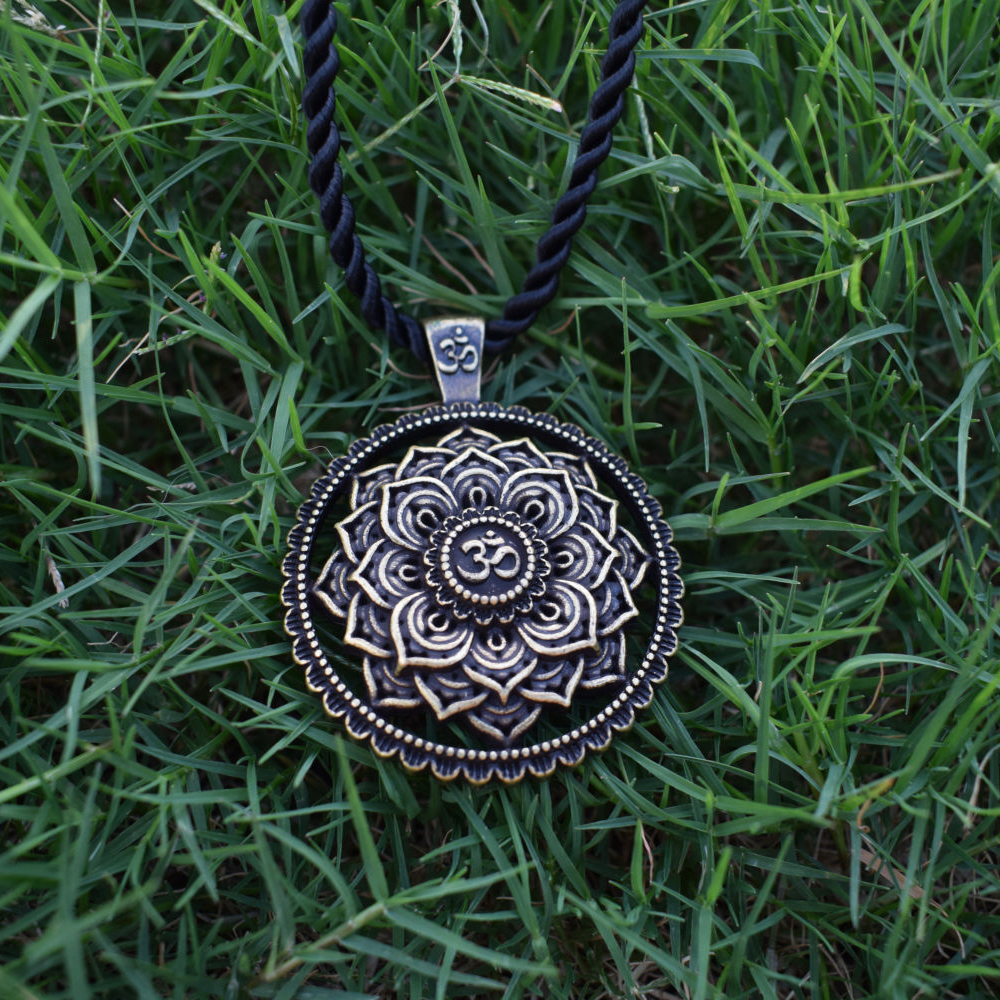 SanLan flower Pendant Prosperity Mandala Talisman Wealth & Good Luck Necklace men