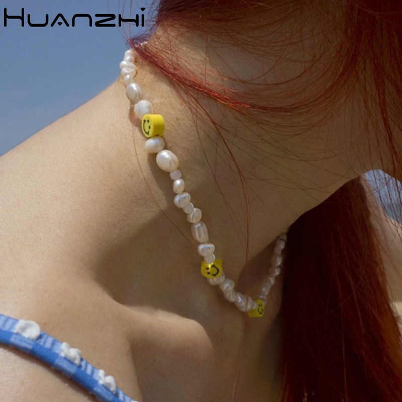 Huanzhi 2020 novo coreano retro na moda diversão natural irregular colar de pérolas para a menina festa de verão férias jóias