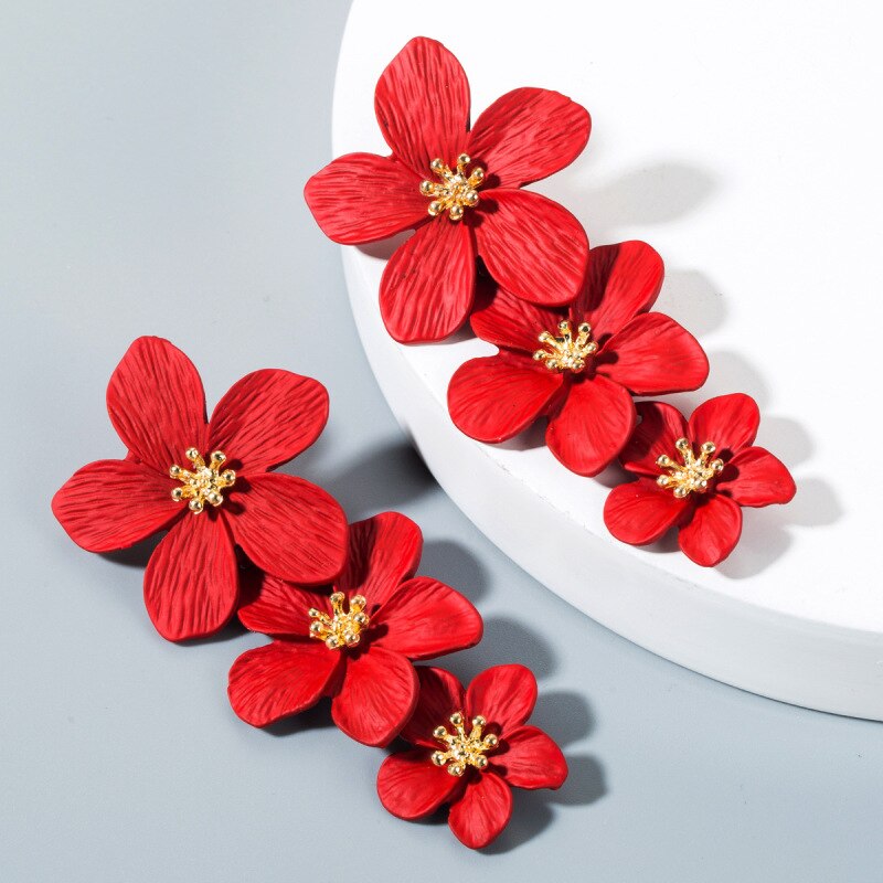 Women's Graceful Layers Floral Stud Earrings 2022 Joker Alloy Earring Lady Big Name Red Ear Accessories Jewelry Female