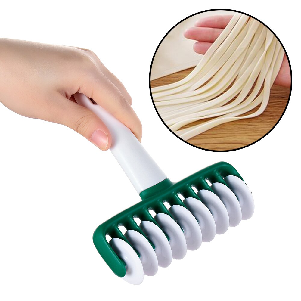 Nudleskærer multifunktionsrulle dockers dejskærer plast nudelkniv pasta instant nudler wienerbrødsmaskine køkkenværktøj