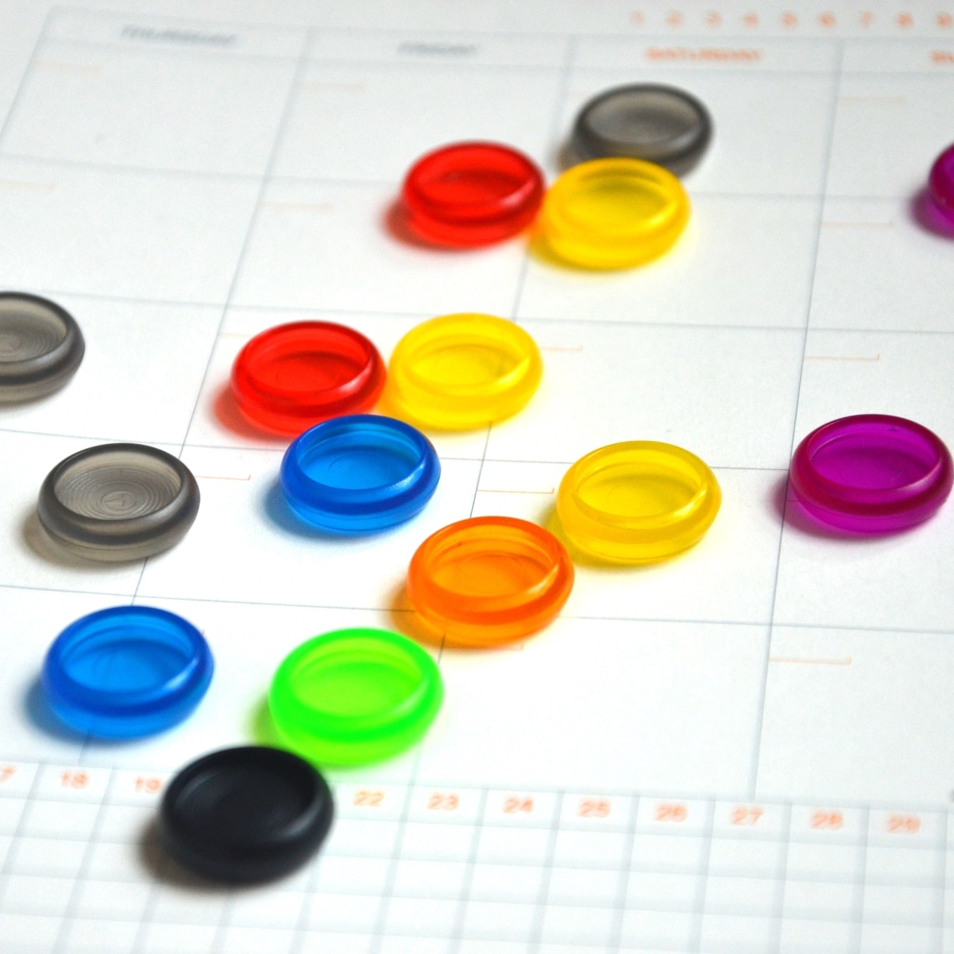 12 sztuk 18mm kolor z tworzywa sztucznego książki wiążące grzyb otwór tarcza pierścień dla A5A6 szczęśliwy planowanie spoiwa pierścienie Scrapbooking wiążące dostaw