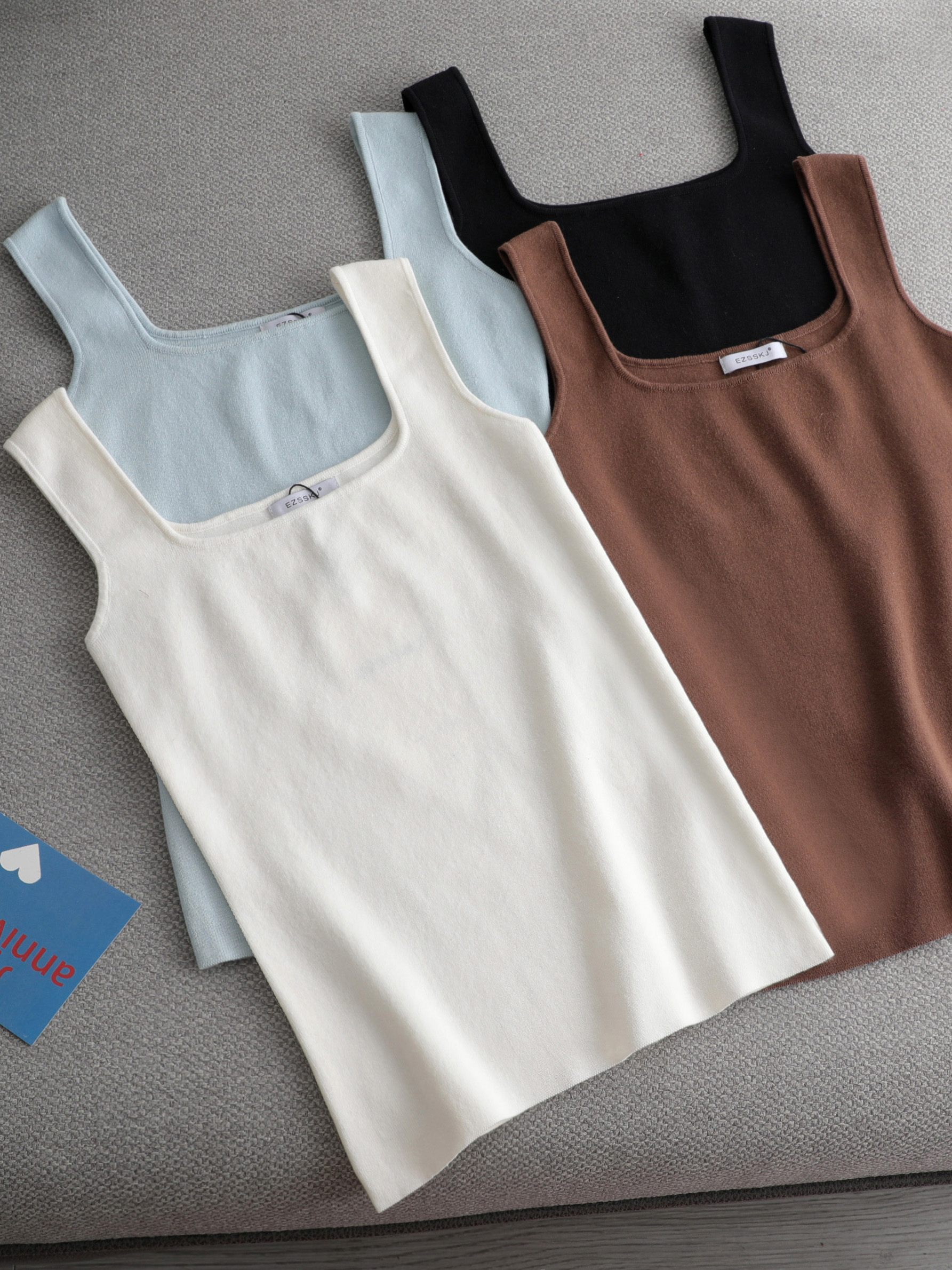Hochwertiges, schickes Basic-T-Shirt mit U-Ausschnitt für Höhle Sommer, weiß gestricktes Damen-Tanktop, sexy ärmelloses T-Shirt, Jahrgang-oben, lässiges Ernte-oben-T-Shirt