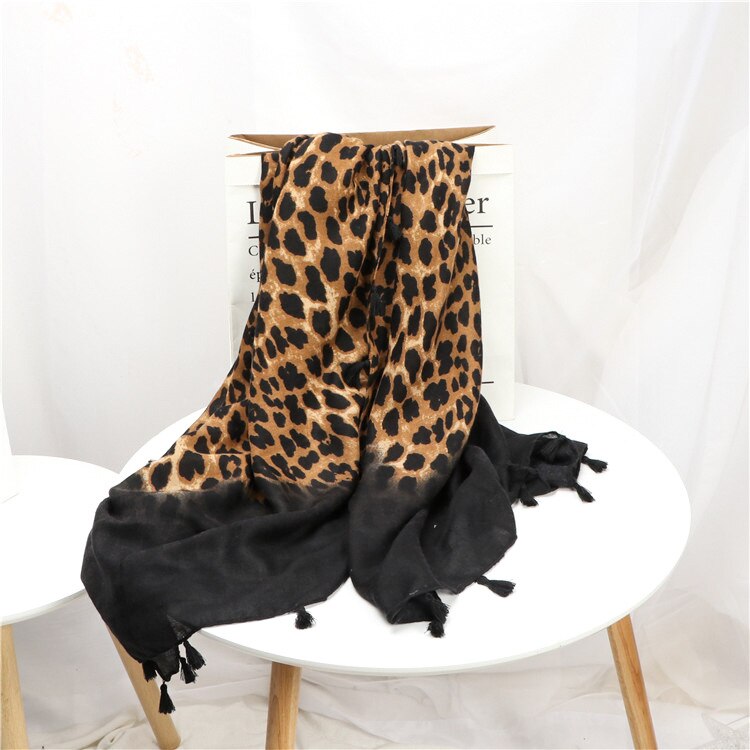 2022 kvinder mærke leopard prikker kvast viskose sjal tørklæde dame print blød varme omslag pashminas sjaal muslim hijab snood: 4