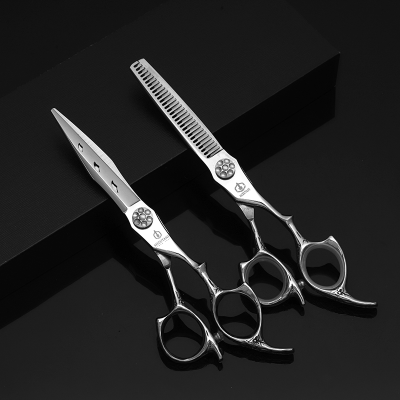 Kappersgereedschap, kappersbenodigdheden, salonschaar, uitdunschaarset,  of 6.0 haarscharen van 7 cm.