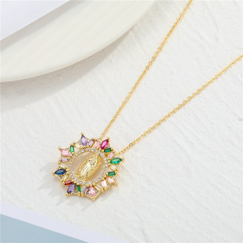 1 Pc Kleurrijke Maagd Maria Ketting Voor Vrouwen Sieraden Vintage Hollow Shiny Zirkoon Ronde Geometrische Hanger Sleutelbeen Keten N698-33: caishuijinyuan