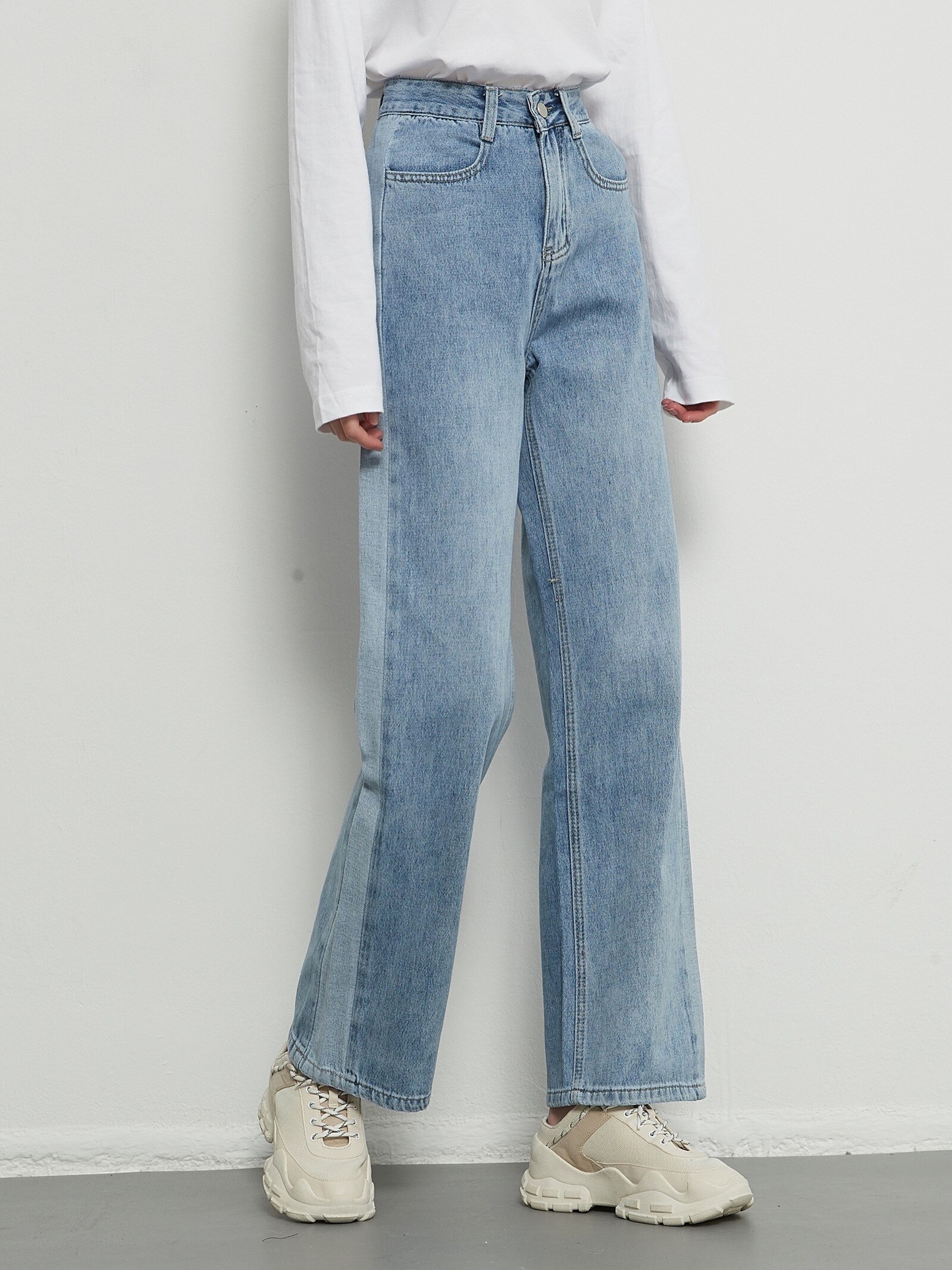 Jeans Alexander McQUEEN Jambes Droites - Taille 42/6 - Coton Peint Effet Blanc Cassé + Bleu - Très Bon état Occasion