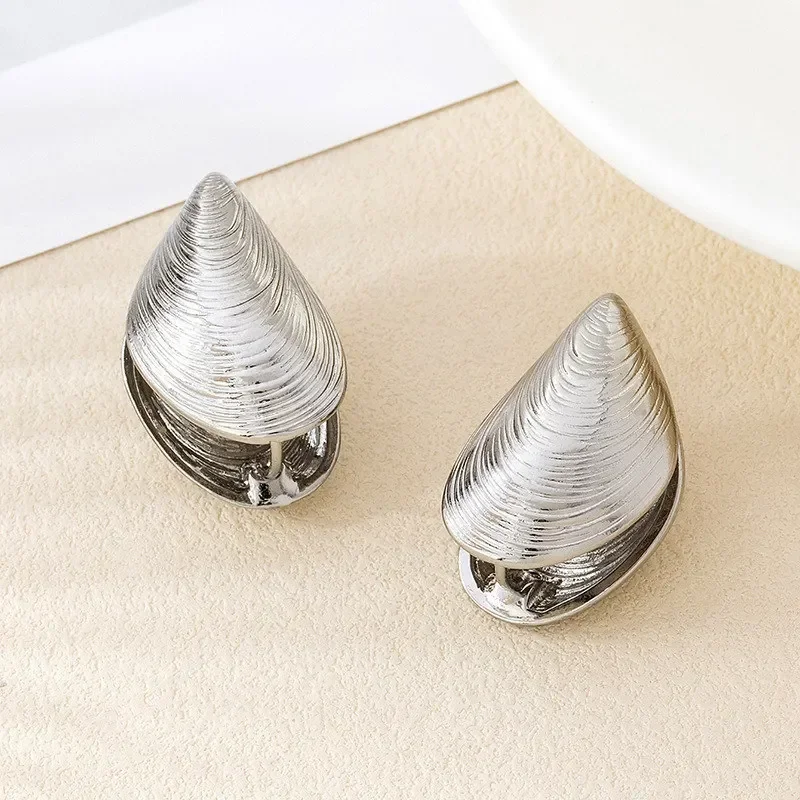 LATS Jahrgang Metall Hülse Zucht Ohrringe für Frauen Punk Silber Farbe Textur Geometrische Unregelmäßige Ohr Schnalle Schmuck Party: Gold-farbe