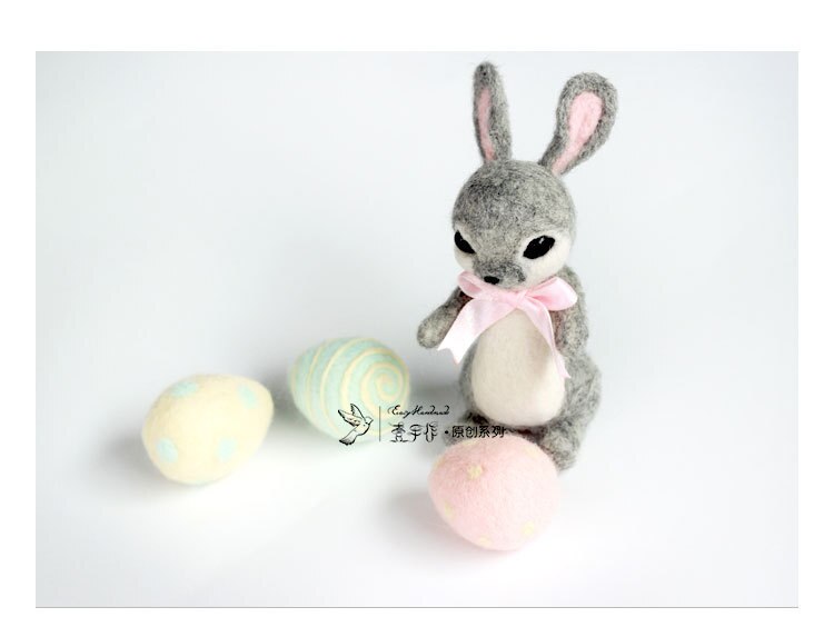 Easyhandmade Easter Bunny and Easter Eggs Set Wool Felt DIY Package Craft Felting Kit for Adults Package Craft Paper Box