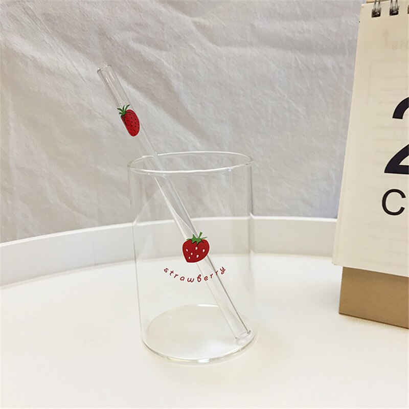 300ml jordgubbe söta nordiska glaskoppar transparent vattenkopp studentmjölk värmebeständigt glas hemfest drickskopp: Strawberrystraw