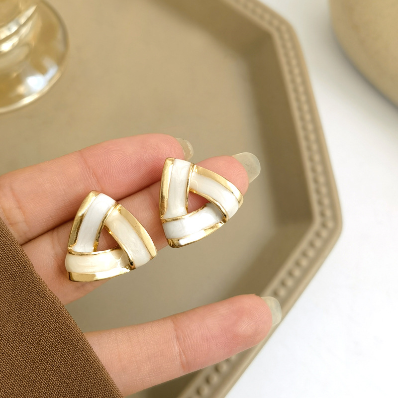 Korean Style Triangular Geometric Earrings Clip on Simple Enamle Hollow Out White Triangle Ear Clip Earrings Without Piercing