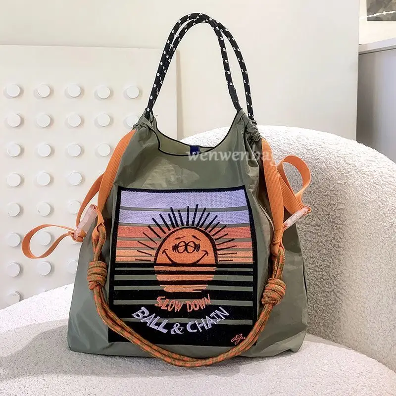 Sac à chaîne boule sac à provisions soleil Smiley brodé en toile de Nylon bandoulière femme fourre-tout sacs pour femmes sacs à main pour femmes 2025: l / WHITE
