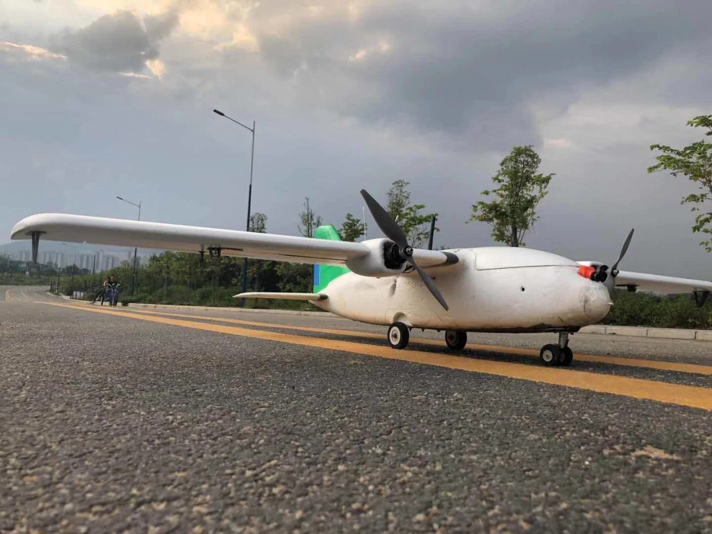 LANDING GEARS FOR MINI CROSSWIND 1600 PLANE