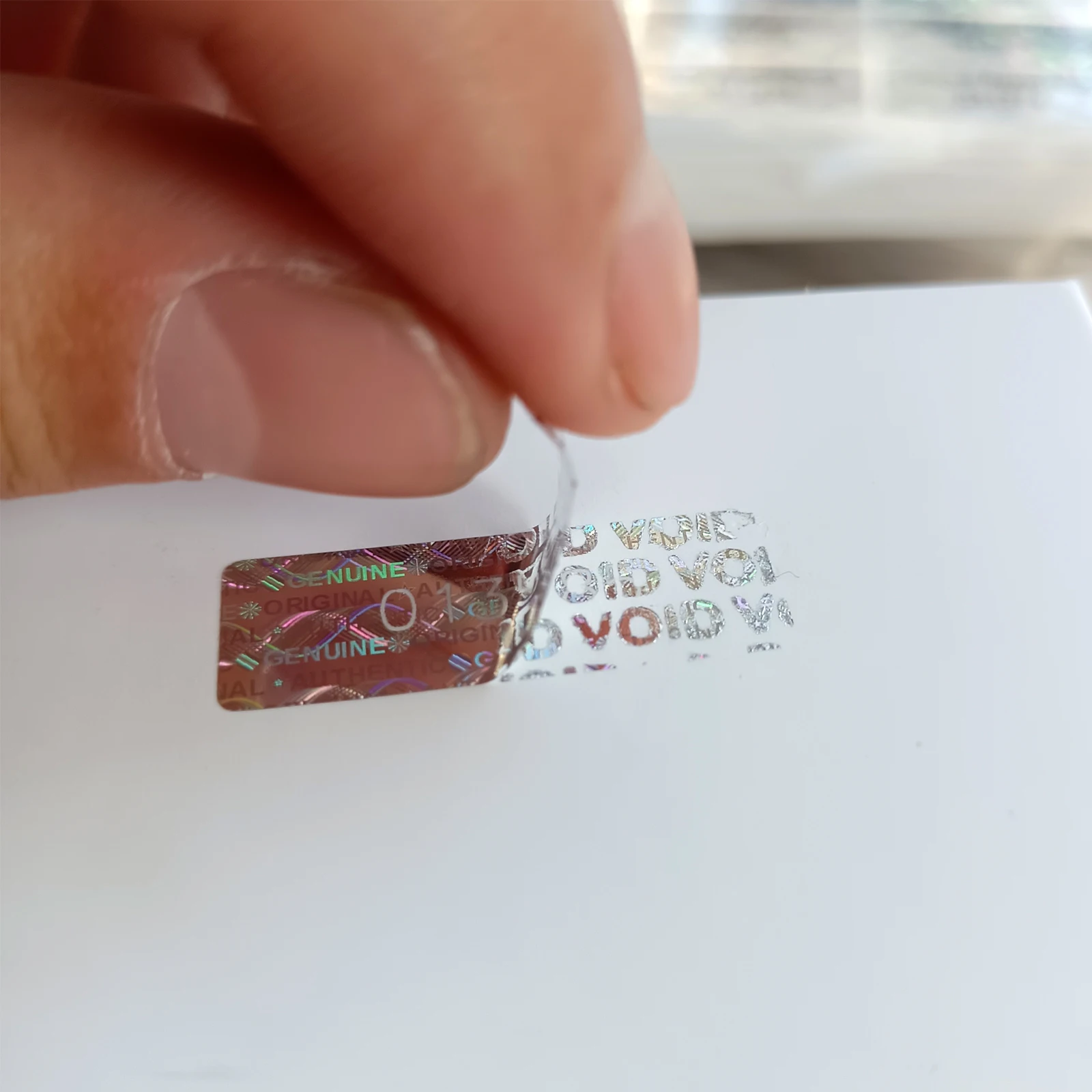 Holograficzna naklejka zabezpieczająca, etykiety zrujnowania gwarancji z unikalnym numerem seryjnym, bezpieczna srebrna zabezpieczenie przed manipulacją, 1x3 cm