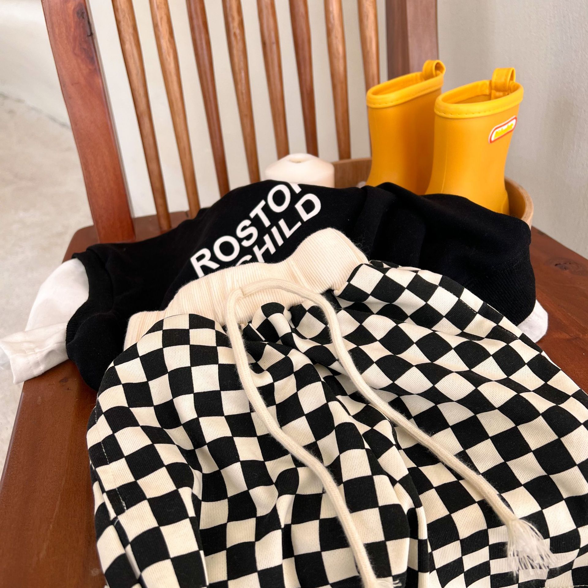 2022 Summer Boys Casual Plaid Knee Length Shorts