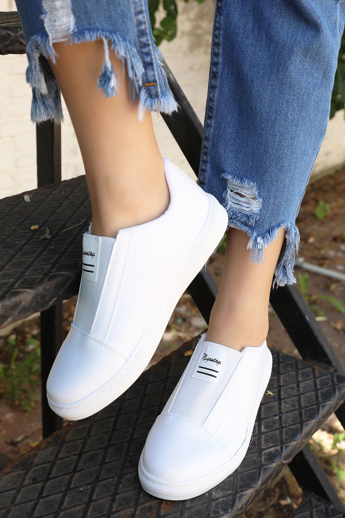 Pre-Fitted Womens Sports Shoes