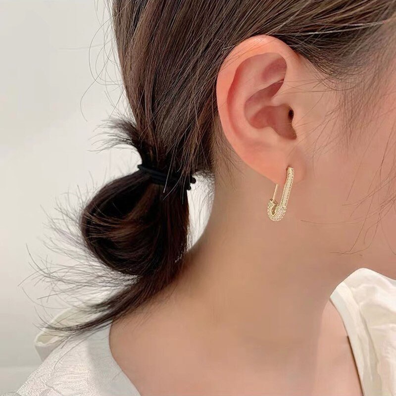 Trendy papirclips sikkerhedsnål øreringe kvinder bling guld metal bryllup statement øreringe smykker øre manchet tilbehør