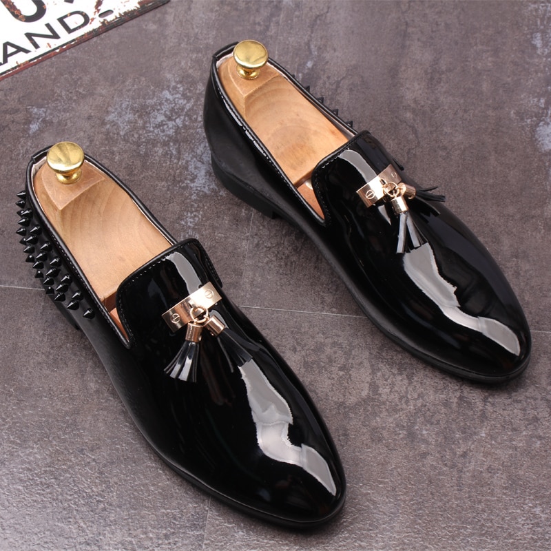 Herre luksus punk natklub kjoler lak kvaster sko slip-on køre oxfords sko sort rød loafers sapatos