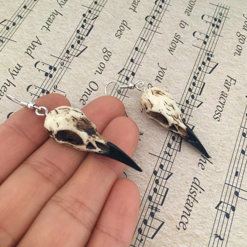 Calavera de cuervo pendientes 3D resina réplica Cuervo Urraca Cuervo pendientes para las mujeres de Halloween Wiccan