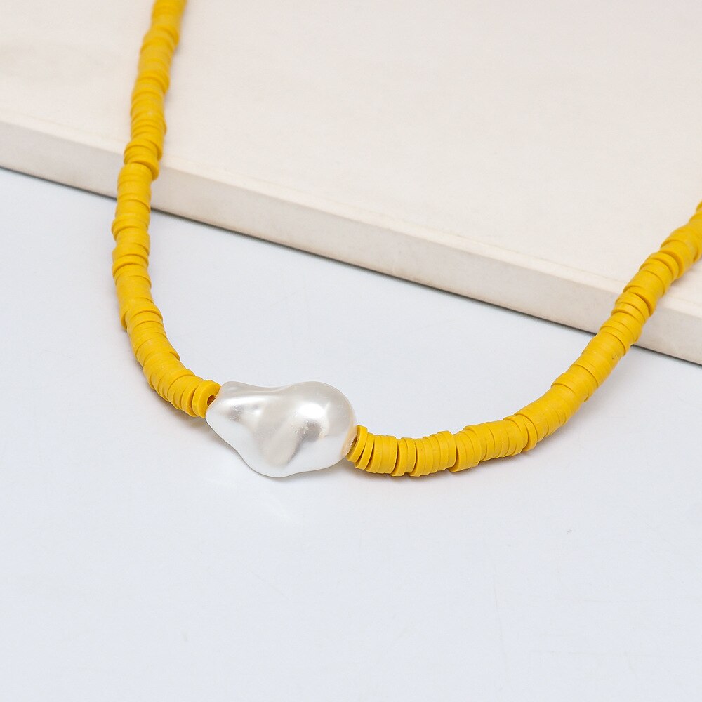 Collar bohemio de arcilla polimérica para mujer, gargantilla de perlas barrocas con cuentas amarillas, joyería hecha a mano para la playa