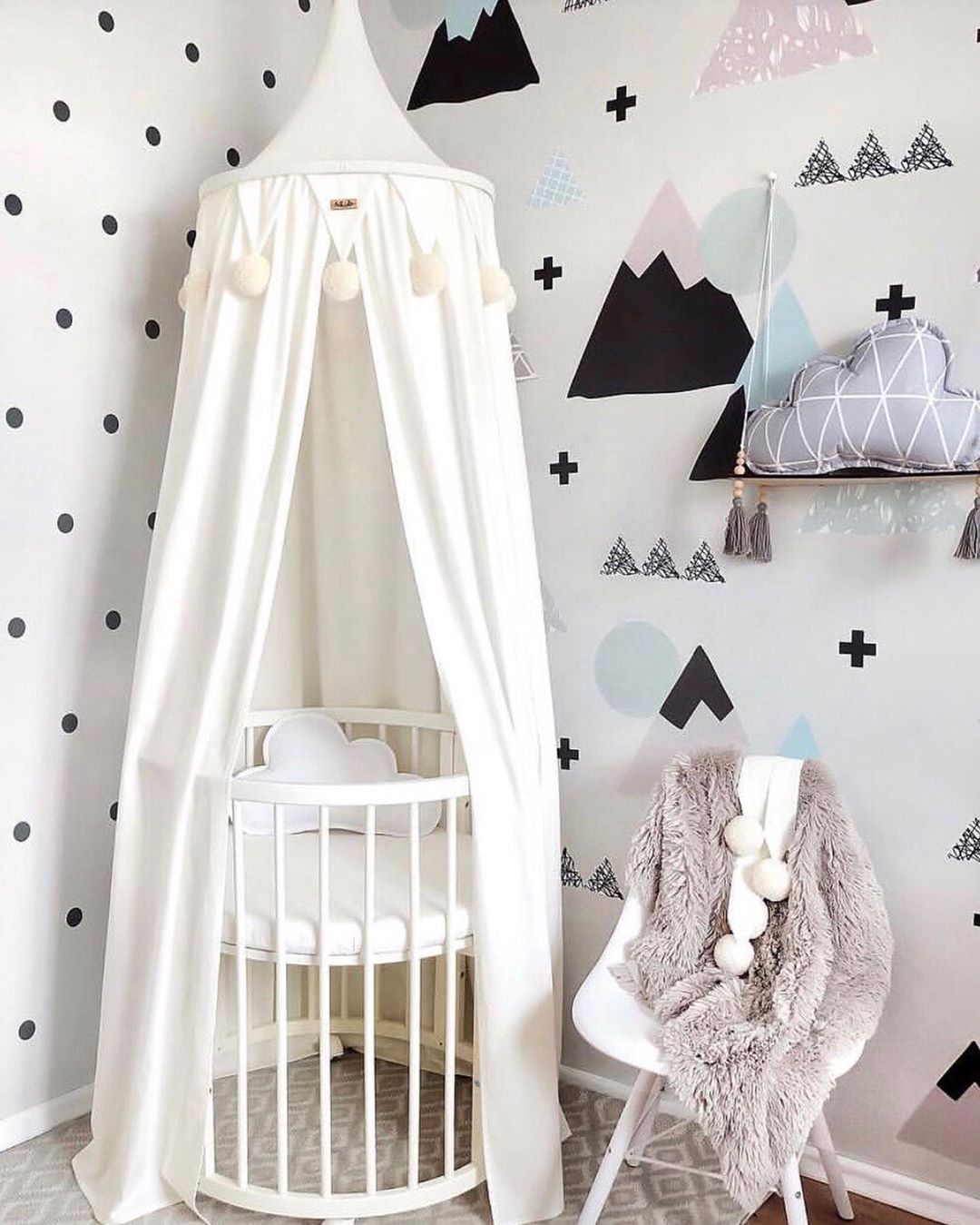 Mosquitera hecha a mano para decoración de dormitorio de niños, cortinas toldo para camas, cúpula colgante redonda con borlas de pompón: White