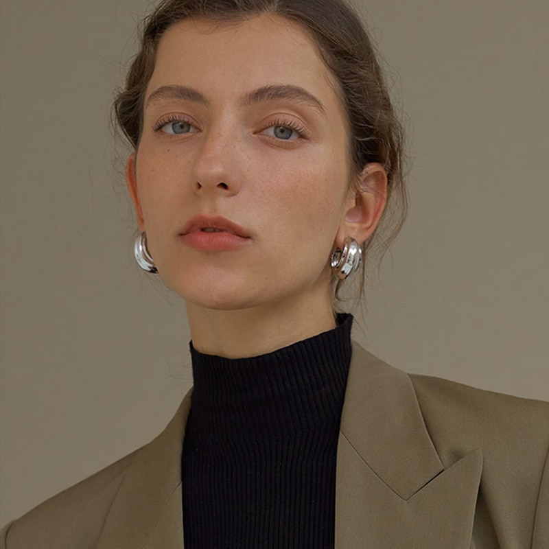 Peri'sBox Hollow Wide Chunky Hoop Earrings O Shape Geometric Earrings for Women Circle Minimalist Earrings Hoops Jewelry