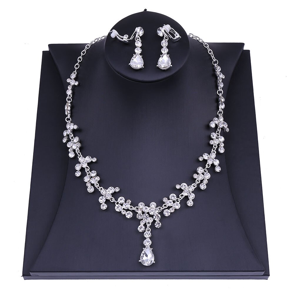 Set di gioielli da sposa con goccia d&#39;acqua in cristallo barocco Set di orecchini con corona di diademi di strass per Set di gioielli da sposa Dubai: Clip ear