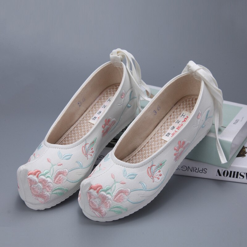 National Chinese Woman Embroidery Shoes Ancient Old Peking Flower Canvas Casual Flats Vintage Summer Dancing Shoes 35-40