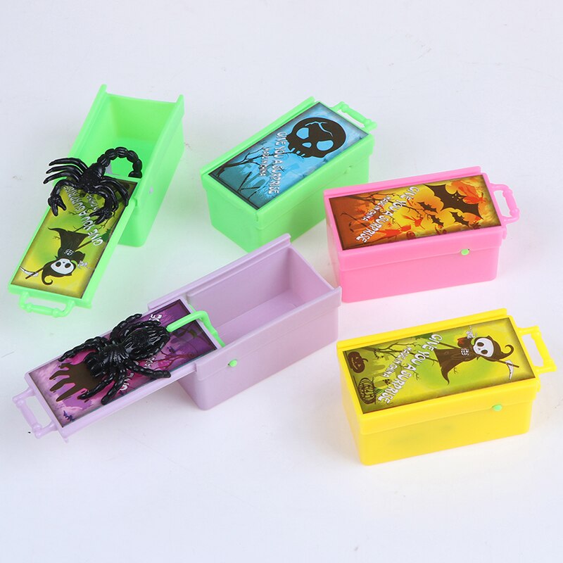 FunnySurprise Animals Prank Spider Bite Prank Toy Bite in Wooden Box Practical Joke Prank Toy Scare Box Prank Toy