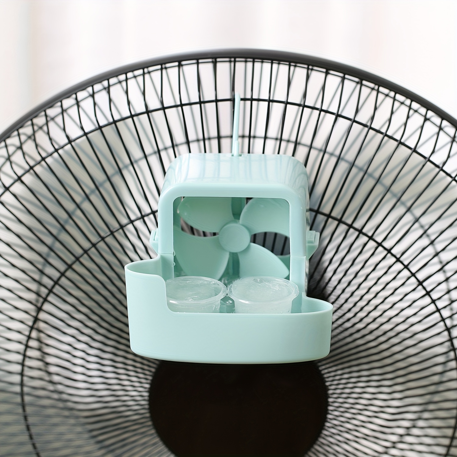 Refroidisseur de ventilateur portable sans perçage avec glaçons – Fonctionnement mains libres à clipser, en plastique durable pour la maison, le bureau et l'extérieur.