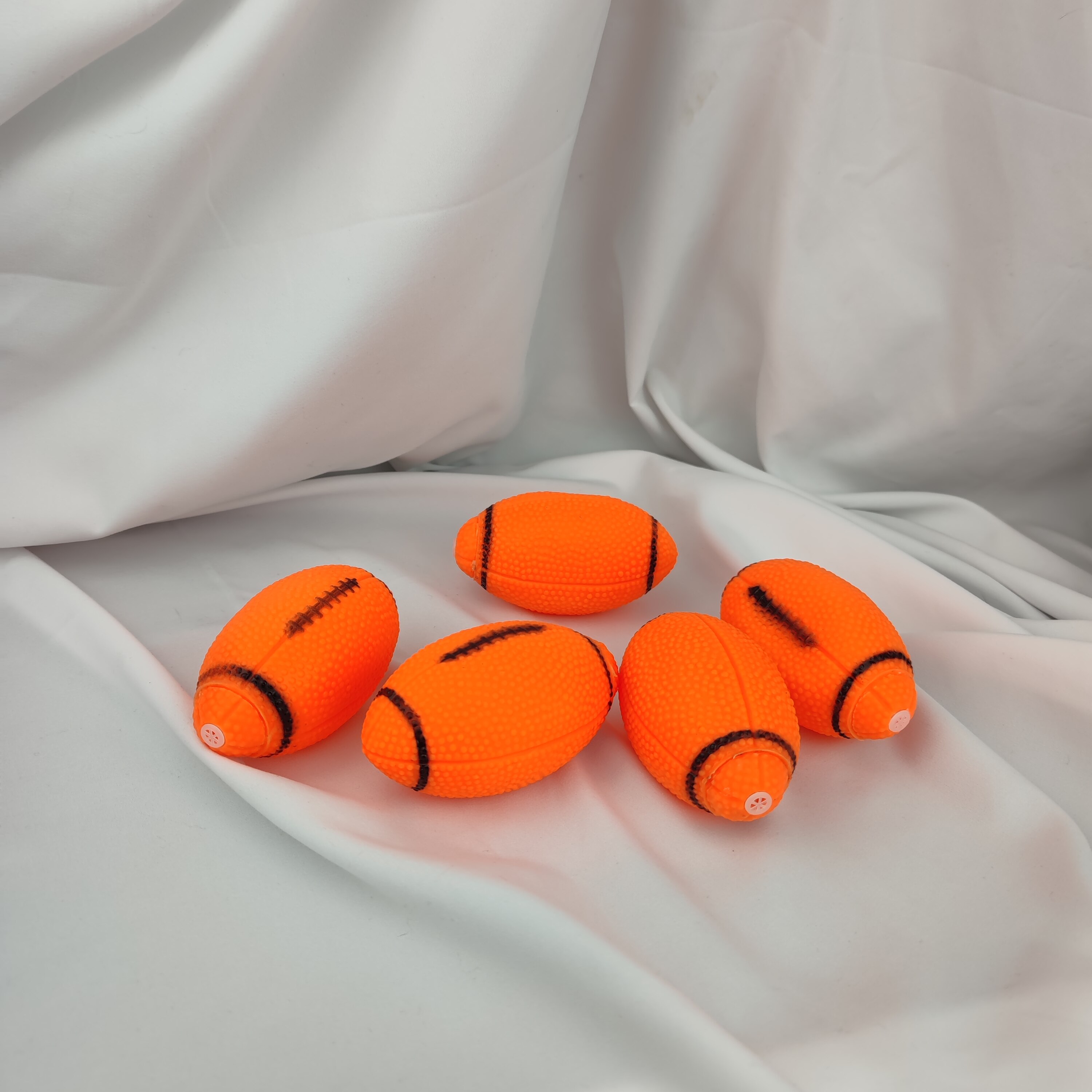 Pet Sounding Vinyl Toys For Dog Squeaking Sounding Rugby Teddy Golden Retriever Ball Dog Training Toy Interact Entertainment Toy