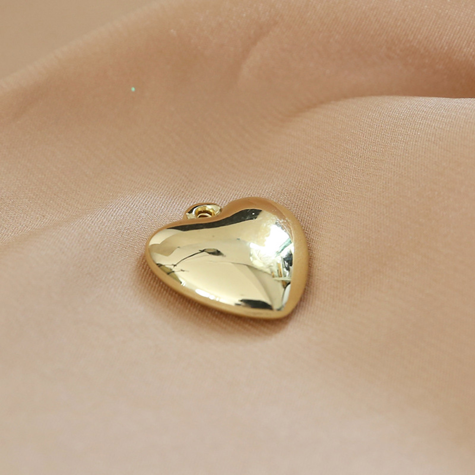 Dijes minimalistas 3D de corazón, colgante de resina de bola de corazón de melocotón chapado brillante para bricolaje, pendientes, collar, fabricación de joyas de , 5 piezas: Color amarillo claro
