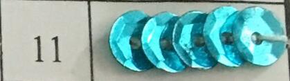 Pailletten vel pailletten ruw materiaal losse pvc pailletten willekeurig snijden voor doe-het-zelf handwerk bruiloft scène arrangement rollen: Lichtblauw