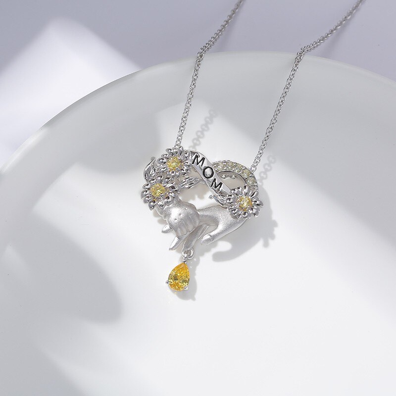 Squisita collana a cuore da donna madre e bambino mano nella mano ciondolo famiglia amore collana bella collana di fiori naturali