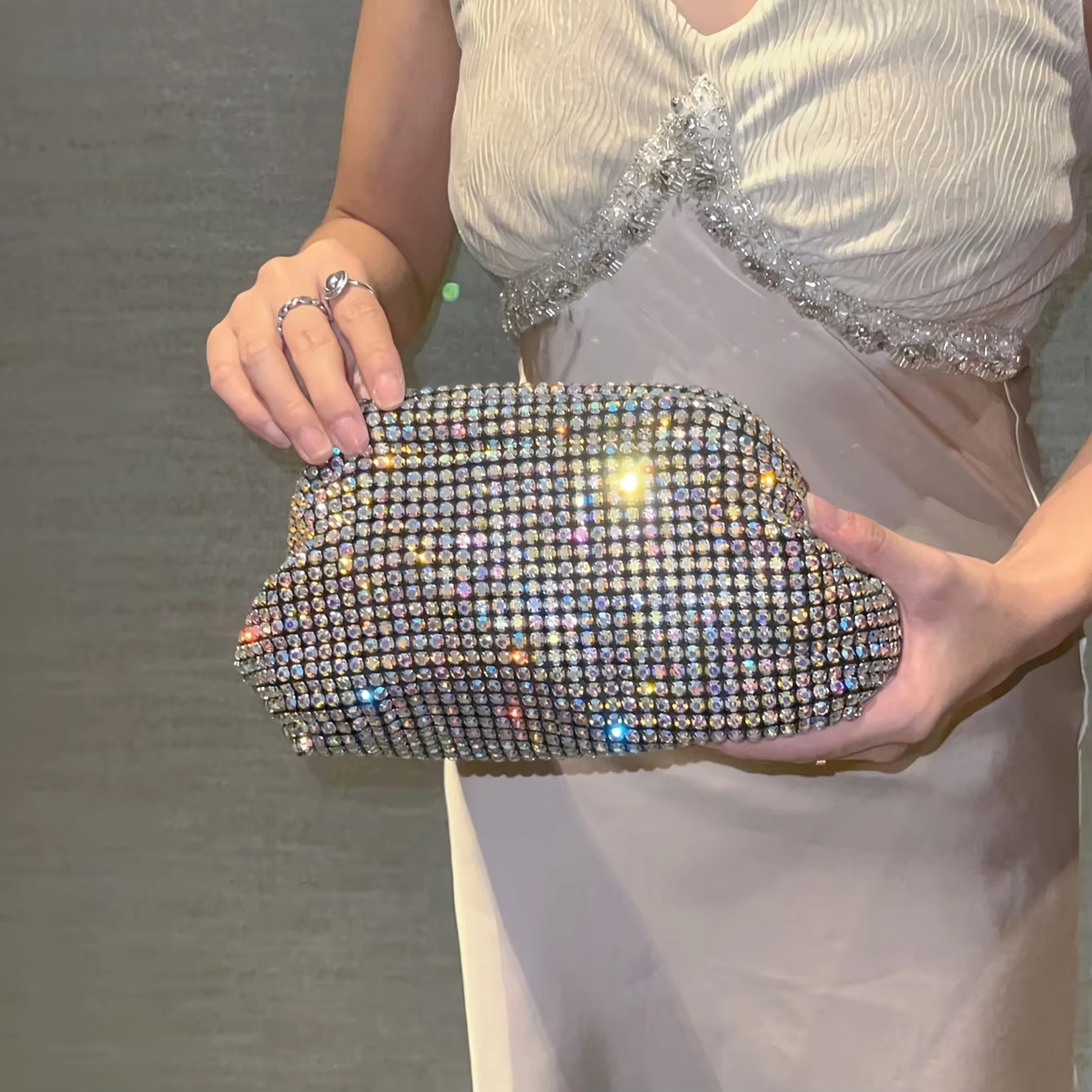 CORIOS Vrouwen Strass Avondtas Crystal Clutch Bag Glitter Sparkly Handtas Bruiloft Portemonnee, Zwart, Large CORIOS Vrouwen Strass Avondtas Crystal Clutch Bag Glitter Sparkly Handtas Bruiloft Portemonnee, Zwart, Large