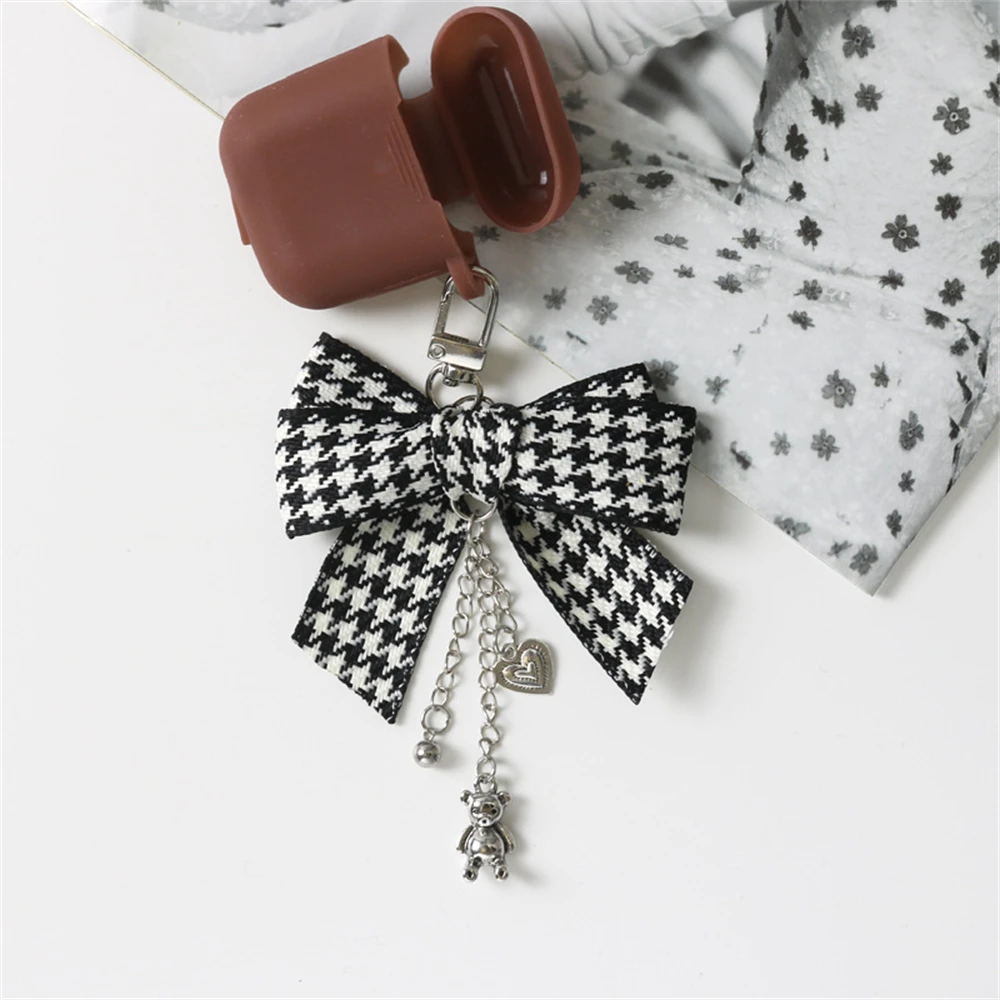 Zwart Wit Rooster Strik Sleutelhanger Parel Hart Link Chain Sleutelhanger Kwastje Metalen Beer Auto Trinket Handtas Hanger Accessorie