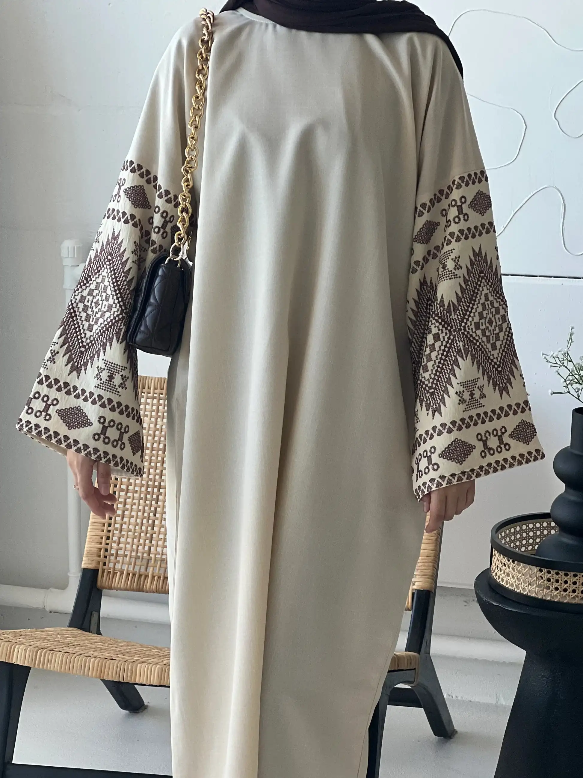 Stickerei Manschette Geschlossen Abaya Kleid Muslimischen Abayas für Frauen Dubai Luxus Türkei Afrikanische Kleider Islmaic Kleidung Hijab Kleid Kaftan
