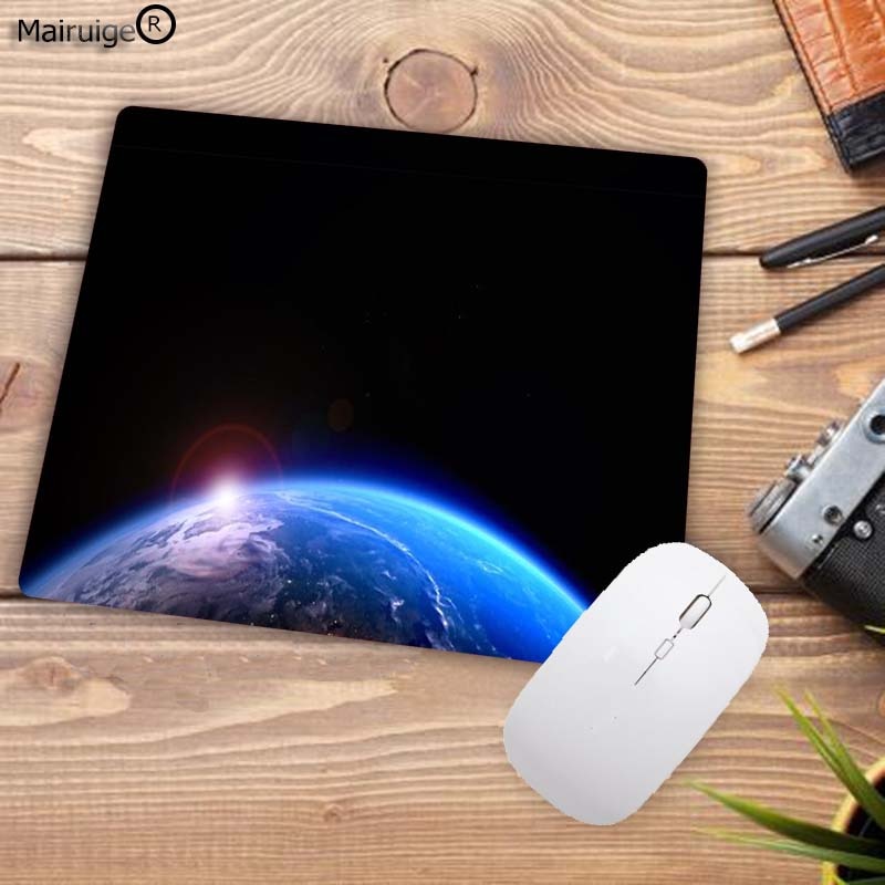 Mairuige Earth Space RGB Gaming Thicken Mousepad 30x80/40x90CM Large LED Lighting Mouse Pad Desk Pad Keyboard Mat XXL for CSGO