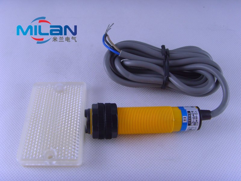 1 PCS Feedback reflex optische switch sensor E3F-R2NK DC NPN NO diameter 18mm afstand 2 m Transducer