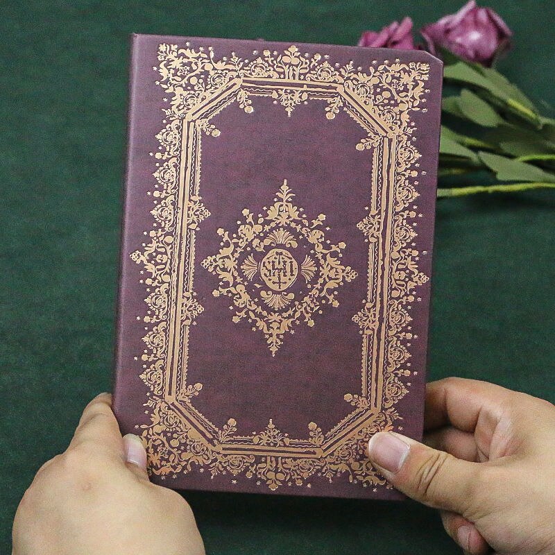 Retro bronzing notebook notebook European style diary thick A5 super thick Korean notepad middle school student stationery: B