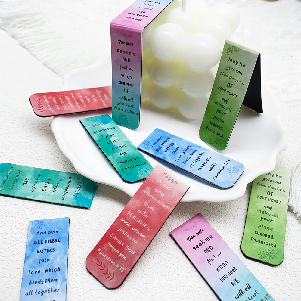 5 stk. små, friske, magnetiske bokmerker med bibelvers, lesesider, bøker, kommenterte skolemateriell, estetiske bokmerker, gjør-det-selv