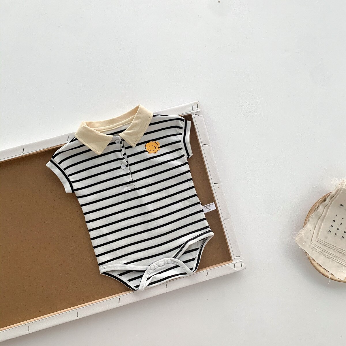 Baby-strampler für jungen, sommer-poloshirt, gestreifter kurzarm-Overall aus atmungsaktiver baumwolle, lächelnde neugeborenenkleidung, babykleidung