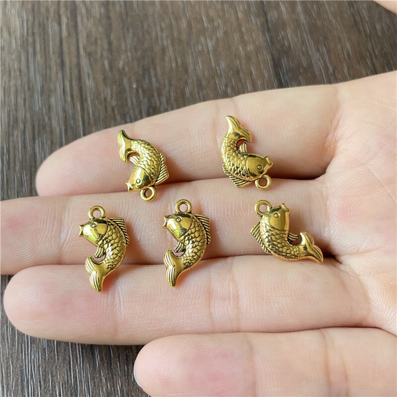 30 stücke karpfen fisch anhänger hängende ornamente Charme für schmuck machen DIY handarbeit Armbinde halskette ohrring zubehör für frauen: antiquität gold