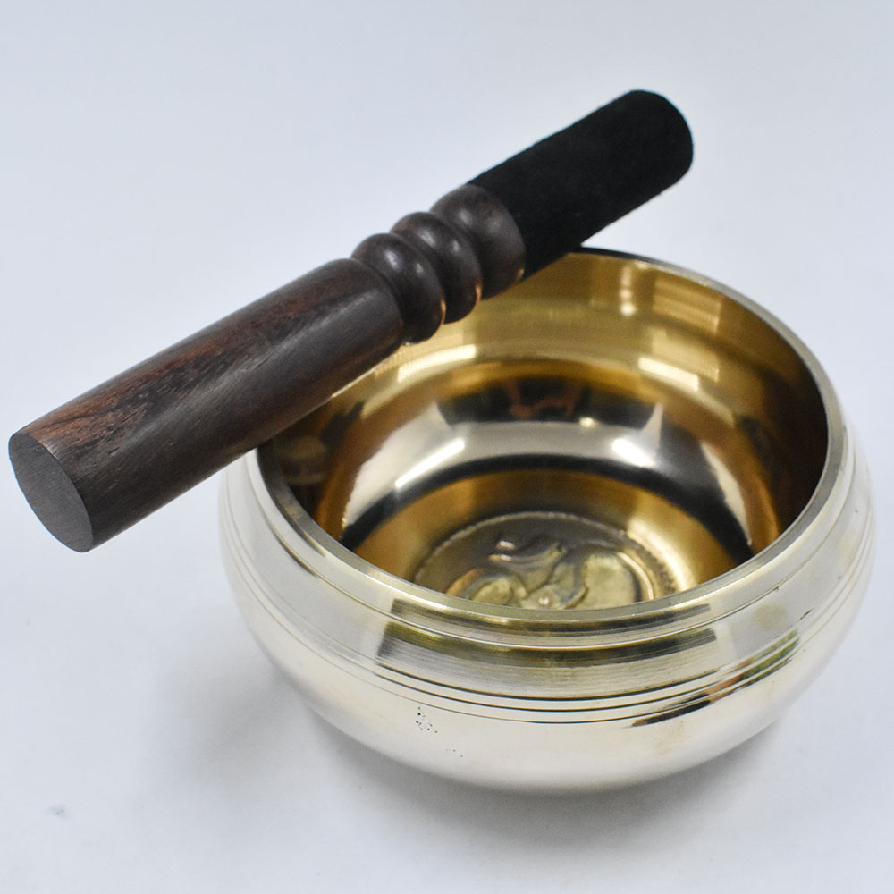 Golden Klankschalen Met Mantra Binnen Mooi Geluid Voor Meditatie 13 Cm