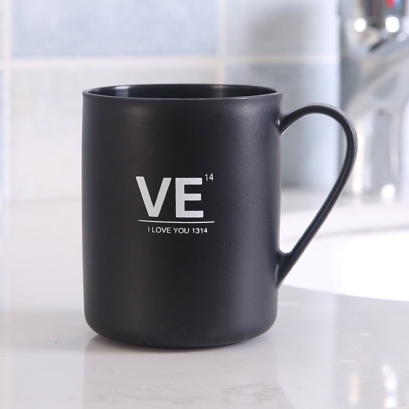 Kylpyhuone pari harjauskuppi suukuppi yksinkertainen hammasharjakuppi muovi pesukuppi juomakuppi: Musta