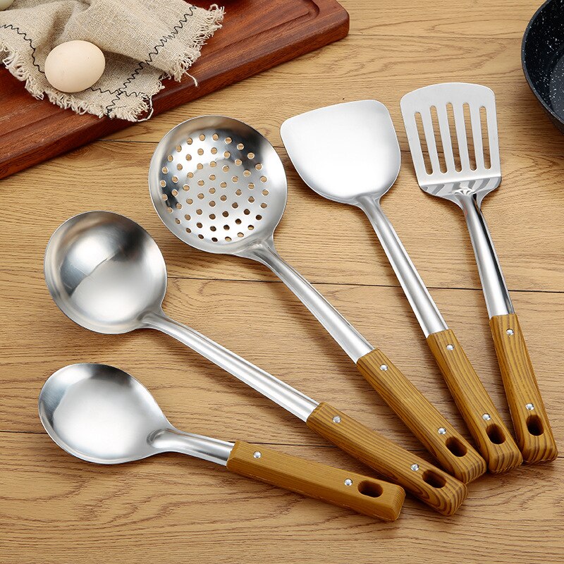 Utensilios de cocina de acero inoxidable con mango de madera, espátula, cuchara para sopa, pala para freír, suministros de cocina para el hogar, 5 piezas: Default Title